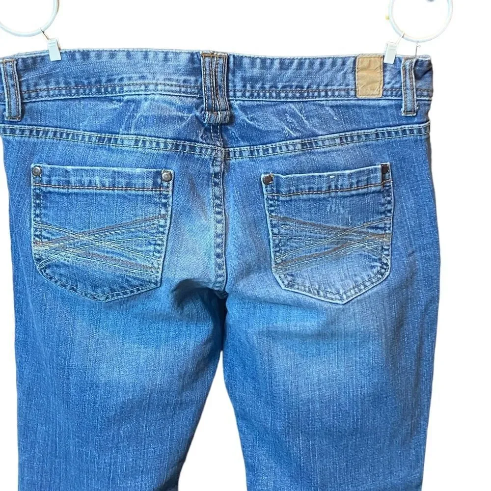 Maurice’s Molly Flare Wm’s Sz 3/4 Long Dark Blue Distressed Denim Jeans